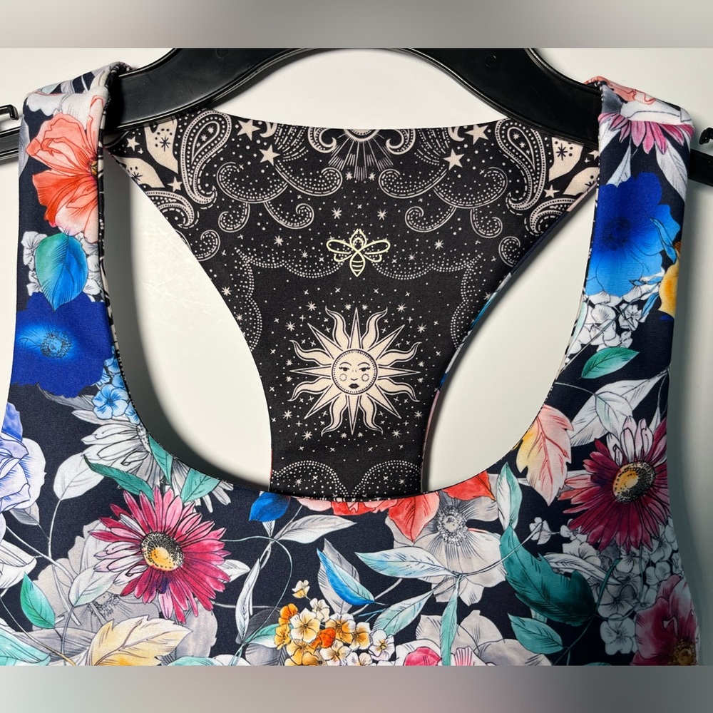 Johnny Was Fall Dance Bee Active Reversible Sports Bra
Size: XS - Picture 6 of 13